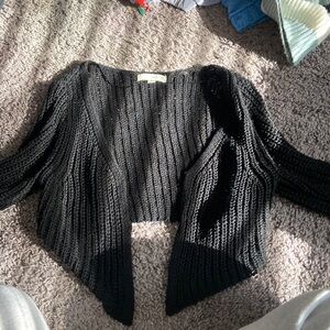 Super cute black sweater perfect for fall!